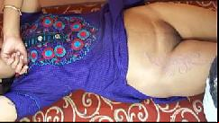 हम दोनो एक कमरे मे बंद थे